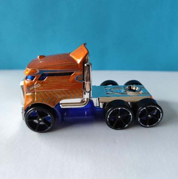 2014 Hot Wheels Hauling Rig Road Rally Copper Brown Semi Tractor Truck Die Cast - Picture 3 of 6